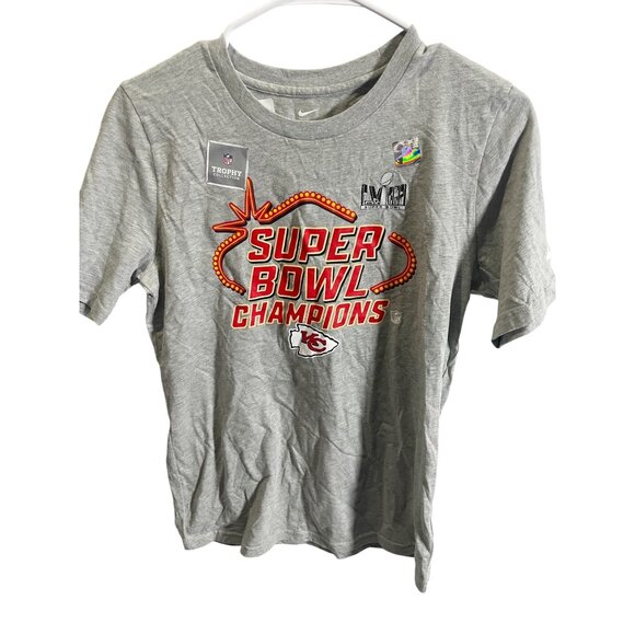 Nike Super Bowl LVII Champions Chiefs Tee Size L Gray Short Sleeve Women’s - Picture 1 of 4